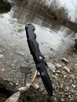 Лезо ножа Тінь з високоякісної сталі 440C крупним планом