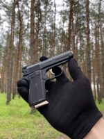Розмір газової запальнички Walther PPK в руці