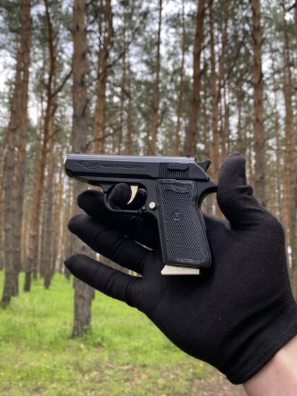 Газова запальничка у формі пістолета Walther PPK
