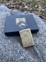 Крупний план запальнички з набору 3 в 1 Craft – деталі механізму та дизайну
